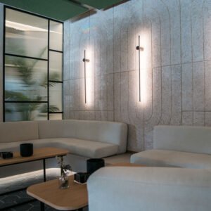 Paneles fonoabsorbentes de madera composición decorativa a pared